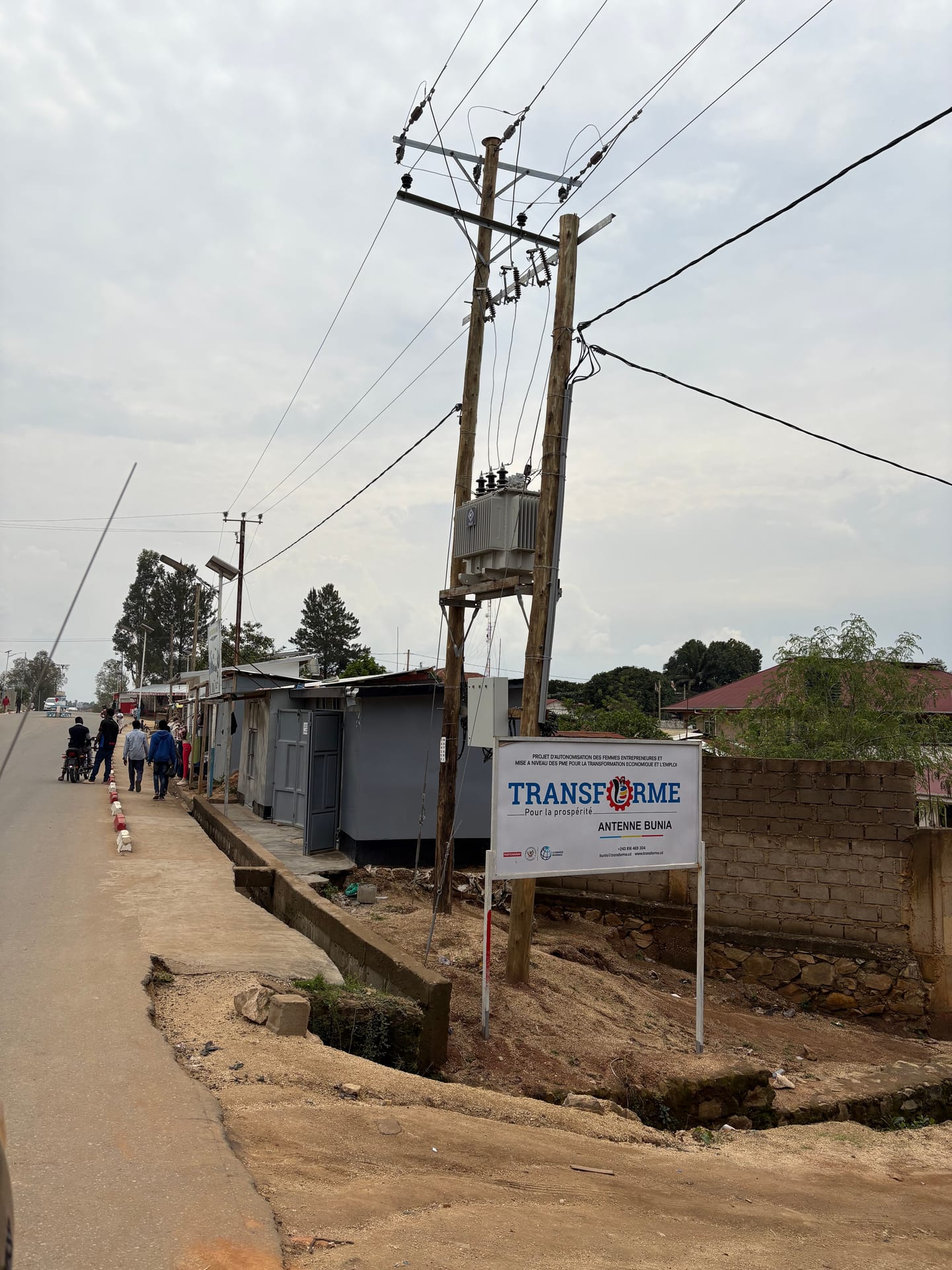 Pole-mounted Nova transformer on the Bunia network